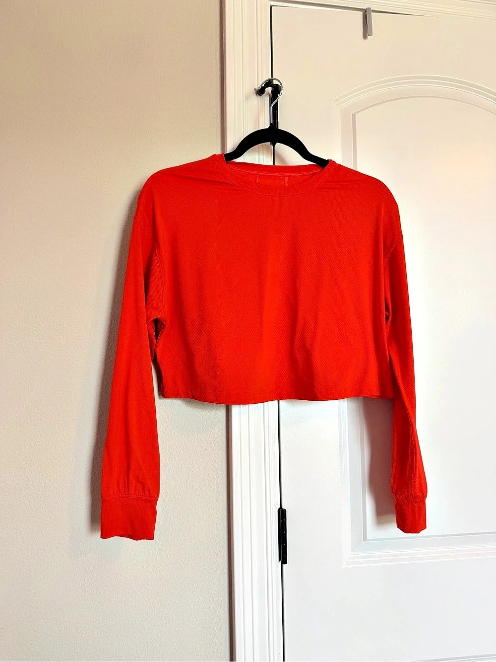 Lululemon Muscle Love Long Sleeve Crop Top - Autumn Red (Size 4)